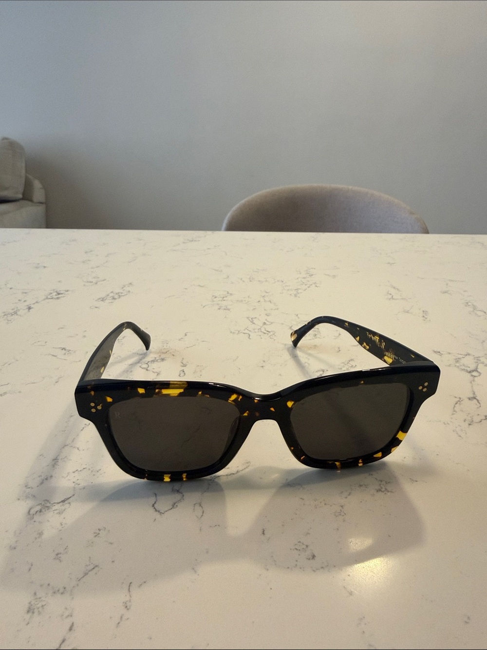 Classic Tortoiseshell Men’s Sunglasses - Black/Amber